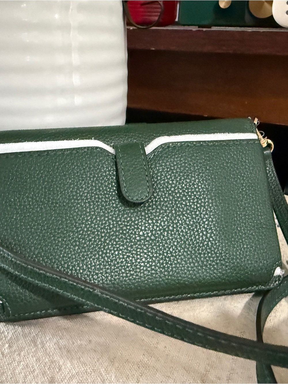 NWT Michael Kors Emerald Green Pebbled Leather Clutch Wallet with Gold Hardware - Picture 4 of 5